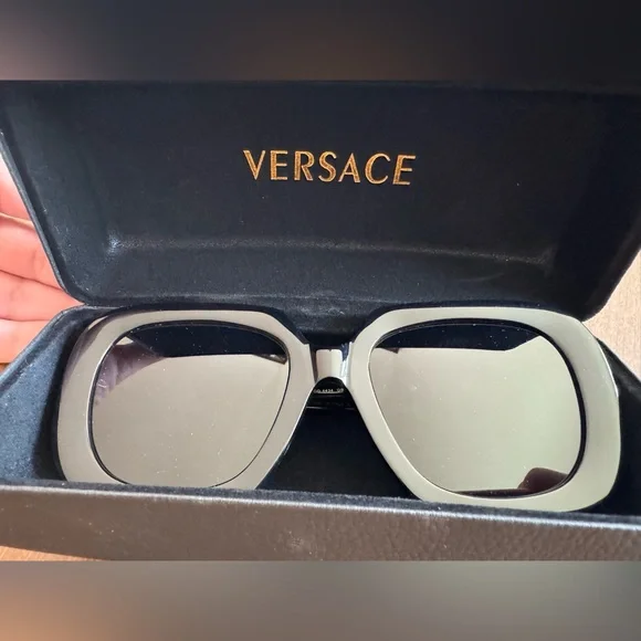 NEW IN BOX VERSACE 4434 SUNGLASSES - Picture 15 of 17